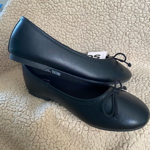 NWT SO Pensacola Girls Flats, Black Size 1 - Picture 2 of 4